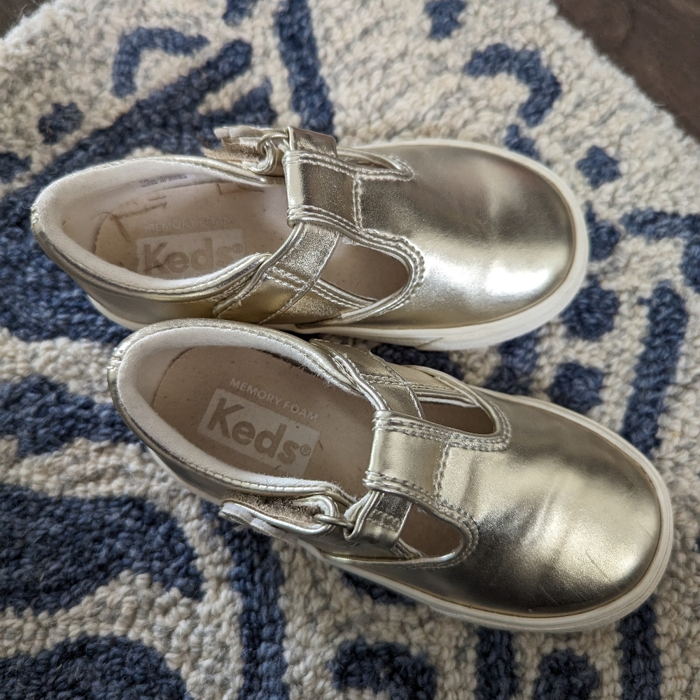 Gold Keds size 7 girls shoe